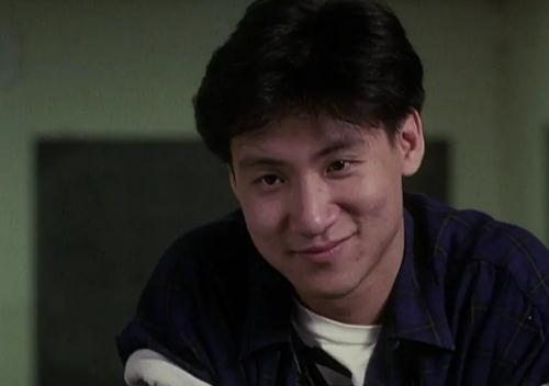 《猛鬼差馆》经典珍藏版:香港80年代笑料爆笑,林正英刘镇伟联手僵尸追逐