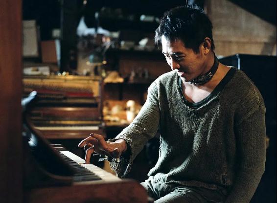 狼犬丹尼：李连杰演绎内敛动作