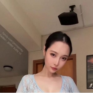 孙禾颐-8月福利【22V-1.5G】