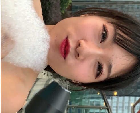 盛夏红色比基尼丰满蜜桃美腿