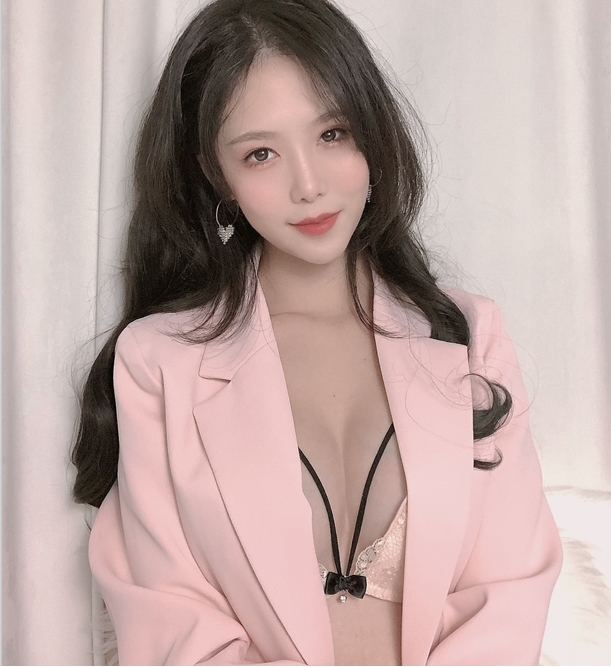 《抖娘-利世》NO.55+粉色西装无圣光