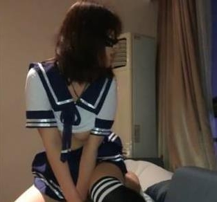 某推大神Yin约会a精选纯欲学生服装