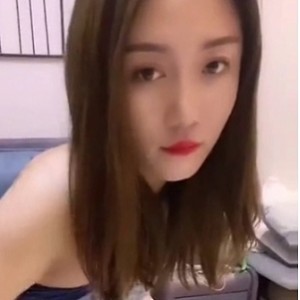 《丝足小语》服装丝袜一对一诱惑