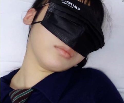 私房老虎菜原创模特系列第21弹灌醉眼镜娘玩了一夜