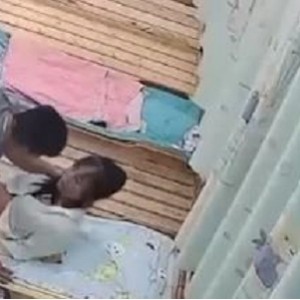 廊坊金湾幼师事件-前男友找上门争吵打砸过后被按在木板床QJ [1V-398M]