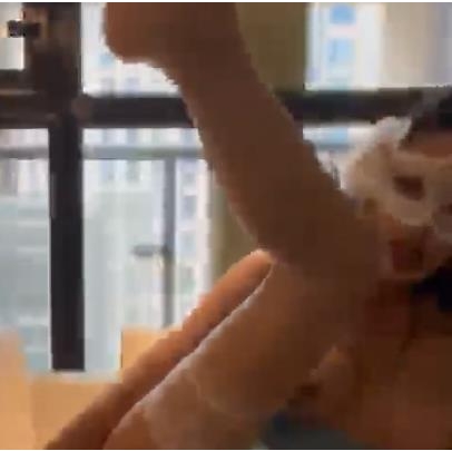 优质资源某推妹子与闺蜜私拍互玩展示