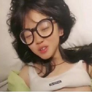 眼镜控反差婊2 [9V-3.5G]