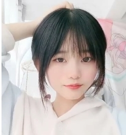 超清纯白皙小妹妹跳起舞来非常的妩媚