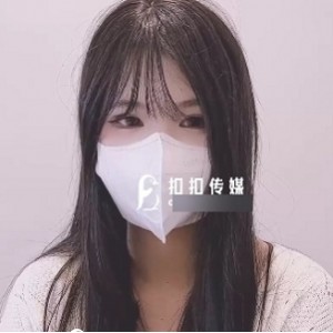 扣扣传媒美少女《小敏儿》喂糖暗恋的女同学