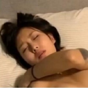 高颜值抖音网红王大炮露脸电钻视频展示