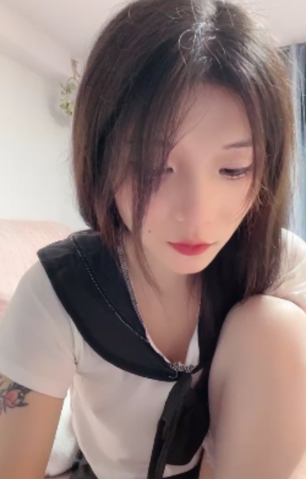 [自行打包]+文静乖巧甜美！学生服装收费房！奇怪玩具小东西双管齐下，地上玩弄位，深擦某处+[1v+480][百度盘]