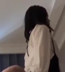 最新大瓜-长清大学门事件，别人心目中的白月光女神被体育生无情玩玩【2V+433M】