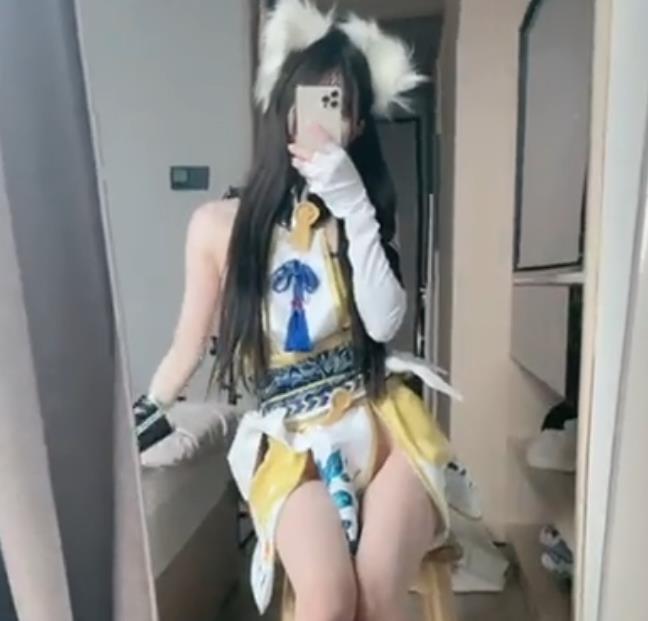 推特超嫩网红女神-anbaby，收费私拍[58v-801m]