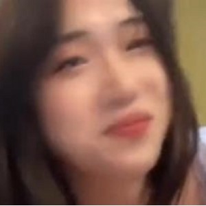 漂亮伪娘吃J 为什么不看我 你太漂亮了 说说笑笑 [1V-926M]