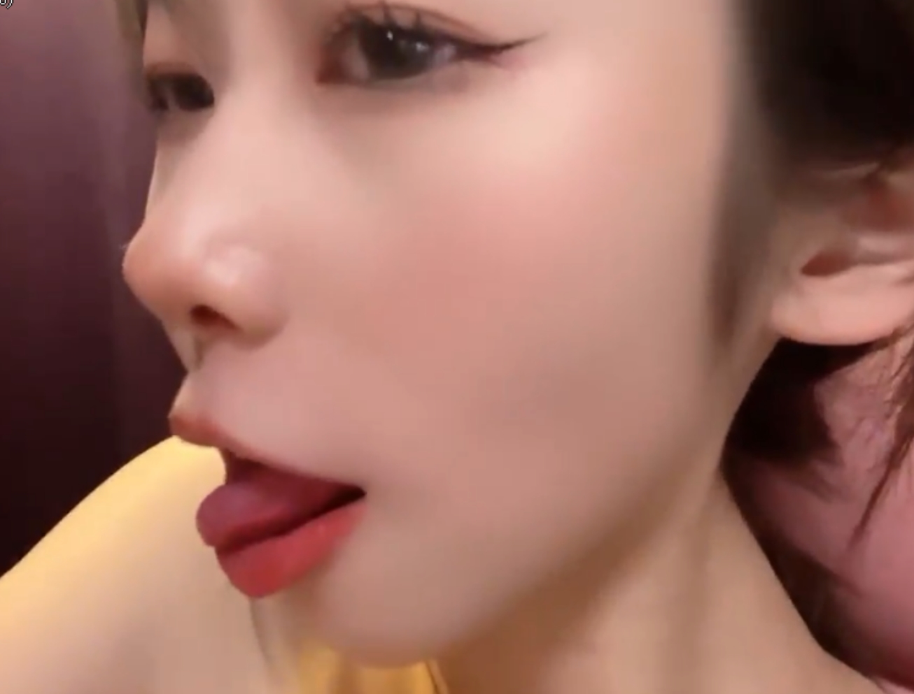 [转载搬运]+【花椒】媚娘+土豪私人定制有尺度+[5V+156M][百度盘]