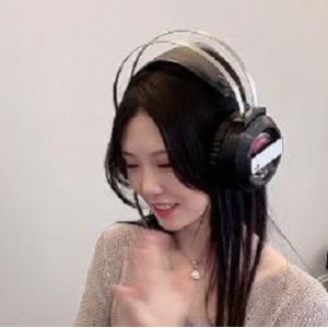 套路婊抖娘利世 - 女主播线下才艺【1V-1.6G】