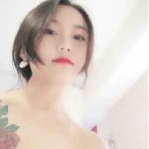 大学生援J妹-自称大1-讲述上学坐教室最後排被同学摸某处经历[1V-614M]