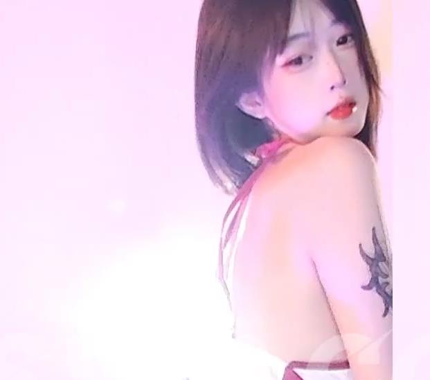 花椒-兔小软+定制露脸有尺度【1V-256M】