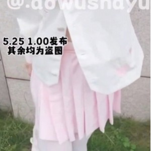 随地方便的小狗 嗷呜鲨鱼 51v710m