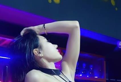 推特最完美优质9头身（佳多饱）