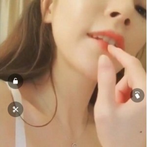 快手白嫩搔货（哆啦）