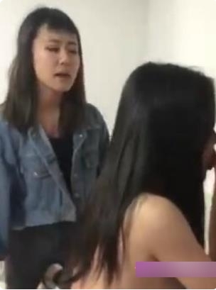 奇妙独家：女子报复男友劈腿捉奸现场精彩视频曝光