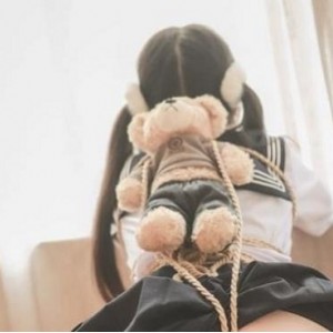 P站网红（工口小妖精）双马尾妹子