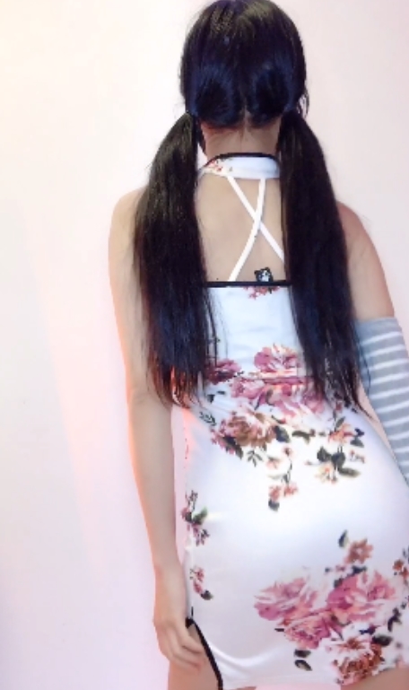 快手清纯系20万粉高颜嫩妹反差网红燕儿[17V+3.34G][百度盘]