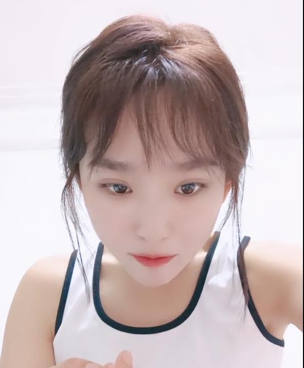 超高颜值美女，被中年大叔残暴输出【1V-1.2G】