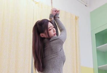 束缚教育优质美女-长腿美女舞蹈老师+[3V-2G]