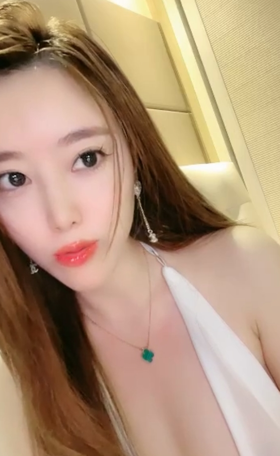 推荐!御姐!好可爱好漂亮~【南城婠】道具放飞自我!害我又释放~