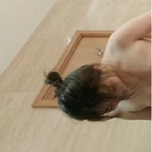 胡子大叔酒店约P美女大学生 先洗澡[2V-1.4G]