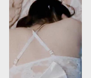 推特约P大神约动漫展神仙颜值妹纸首次JK装互动+姨妈光临那地方遭殃