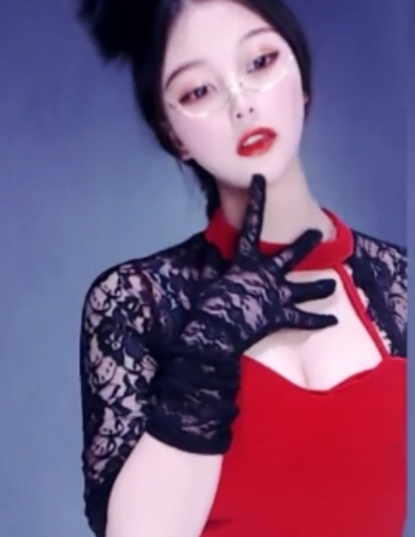 斗鱼TV皮卡欣儿千元定制热舞15V-982M