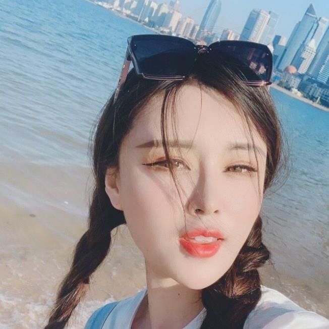 抖音网红少女（一只萌宠）薄丝汉服