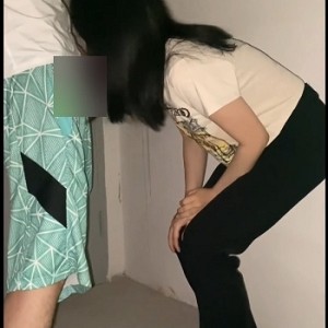 [转载搬运]+年轻小情侣楼梯间嘴艺互动玩奇妙+女友嘴上功夫不错+[1V+123m][百度盘]