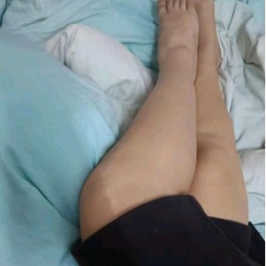 [转载搬运] 乱来佛山单亲妈妈耐不住孤单勾引刚成年的儿子放飞自我互动骚的一逼 [7v44p+830m][磁力链接]