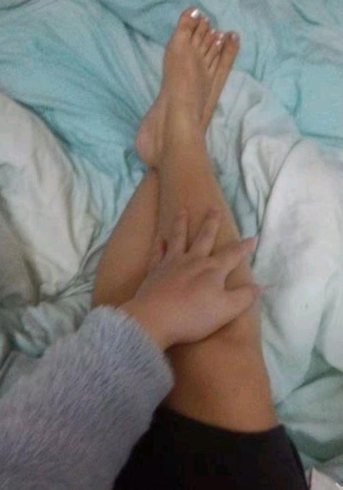 [转载搬运]+乱来佛山单亲妈妈耐不住孤单勾引刚成年的儿子放飞自我互动骚的一逼+[7v44p+830m][磁力链接]