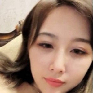 颜值女神（蜜桃珠珠）新晋女主刚沉沦黄播 跟明星一样漂亮