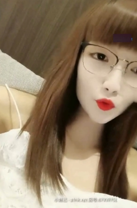 吸睛小达人+三线嫩模初出道+181v45g