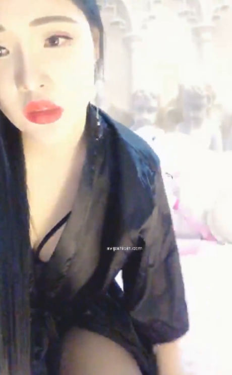 【完美身材一对好奶】优质美女主播，多套内衣秀【4V+1.26G】【度盘】