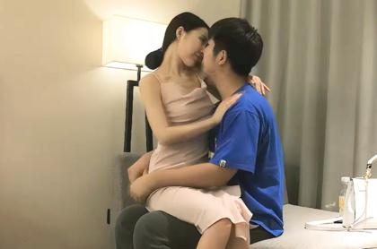 （小宝寻花）中日混血短裙合