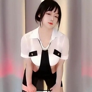 林小花L舞:白天黑夜都精彩,扭腰舞加特林机枪,爱情的美好一览无遗