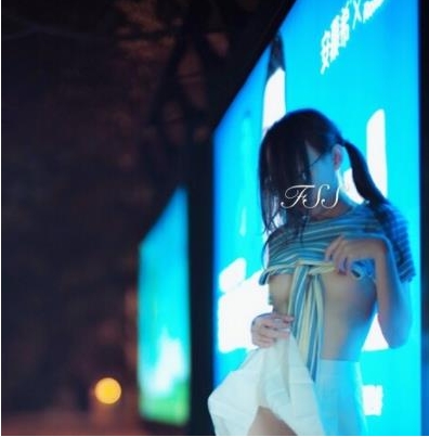 某推人气超级火爆有尺度高颜值本土美女【优质】展示女神（FSS冯珊珊）最新稀缺散播合集[173v-21.5G]