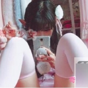 网红喵少女，活泼可爱的小女神，拥有清新可爱的外表和潇洒自信的气质