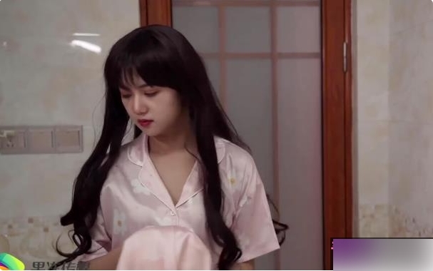 果冻传媒+领导的老婆最新作品一部