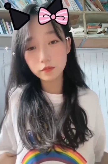 【绝版重磅】沈娇娇，大一新生为凑学费沉沦拍有尺度视频【20V951M】【百度云】