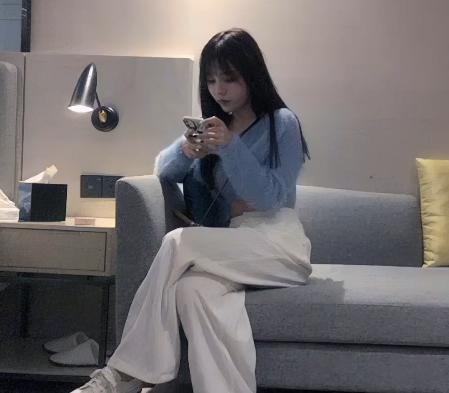 虎牙超人气宅男粉超爱优质网红《兰兰鹿鹿》交友门事件绝版合集（正片+抖音精选）【7V2.5G度盘】