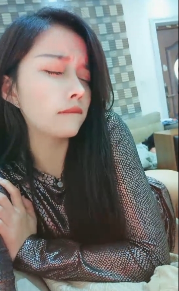 虎牙新晋超人气本土优质美女网红浮力主播(一库一库)有尺度自娱自乐银X热舞完整合集(1v1.08g)