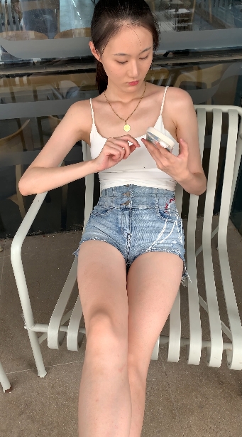 浅笑明眸+4K原版近距离街拍+自购【421P+1V/3.9G】百度云